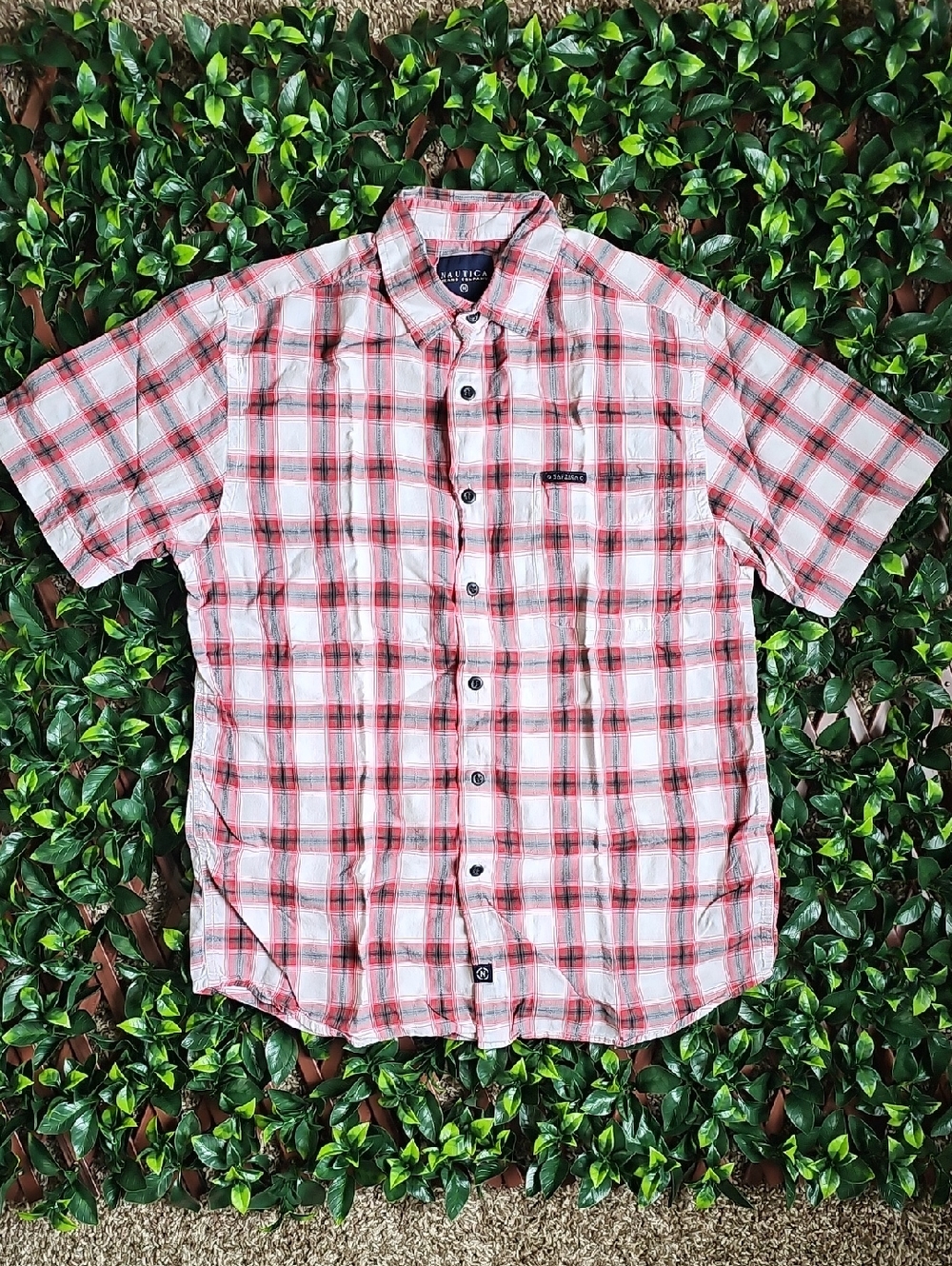 Nautica Jeans Co. Men’s Plaid Short Sleeve Button Down Red Gray White Size M